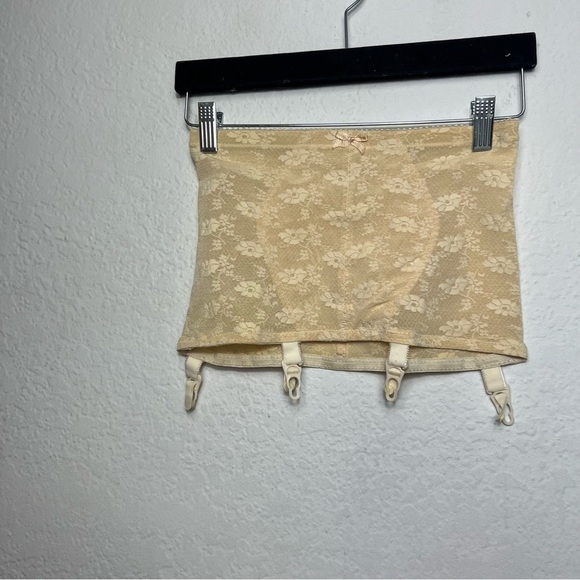 Vintage 1960s 1970s Promise by Poirette Girdle with Garters Union Tag Size 29 - Picture 1 of 8